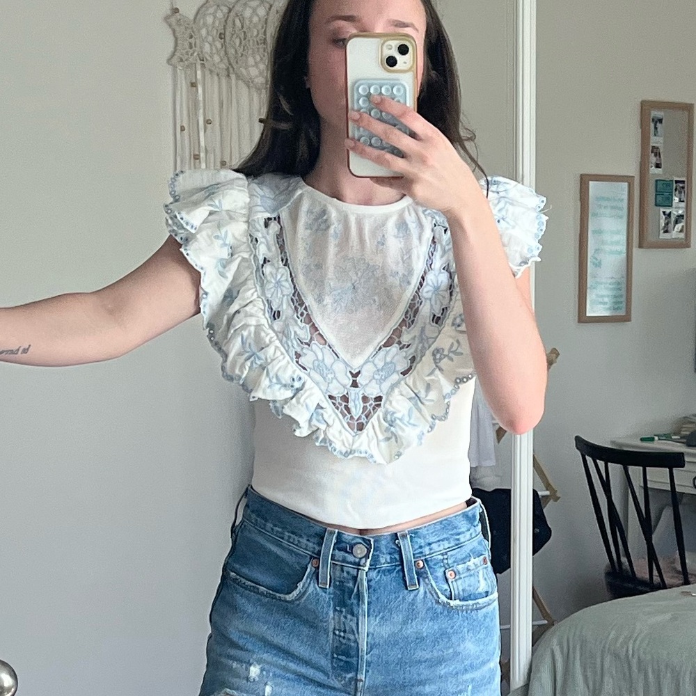Fluff White Lace Ruffle Blouse - Picture 5 of 5